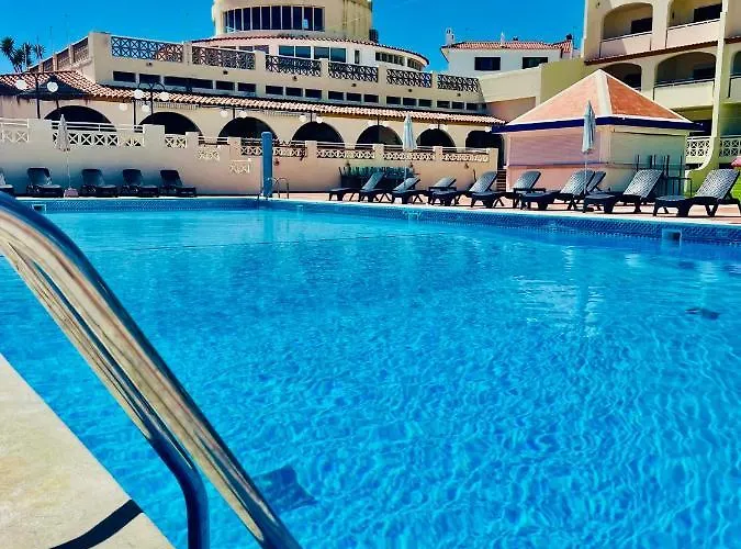 Jardim 2 * Αλμπουφέιρα